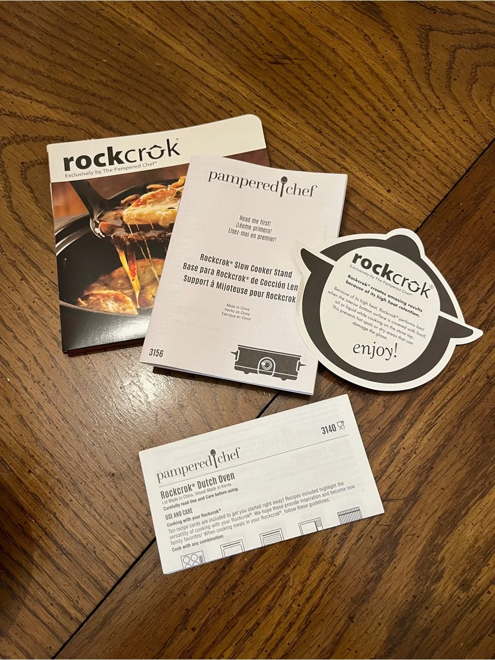Pampered Chef 4 quart Rockcrok Dutch‎ Oven and Slow Cooker Stand, new
